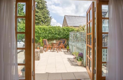 Stow-on-the-Wold House | Teagles Cottage in Stow, EV parking