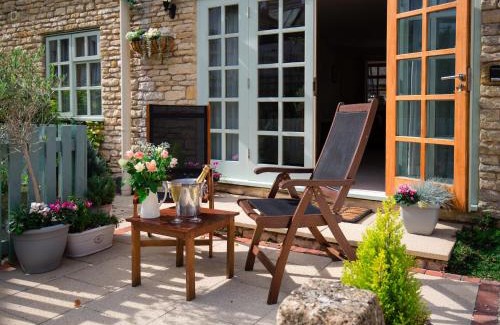 Stow-on-the-Wold House | Teagles Cottage in Stow, EV parking