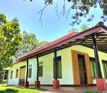 Talalla Apartment | Teak Shade Villa