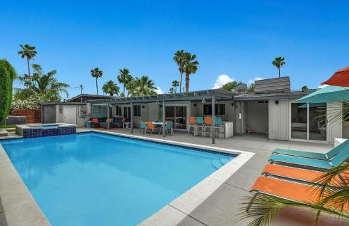 Sunrise Vista Chino House | Teal and Tangerine Retreat - Meredith Lodging