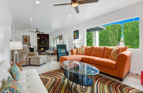 Sunrise Vista Chino House | Teal and Tangerine Retreat - Meredith Lodging