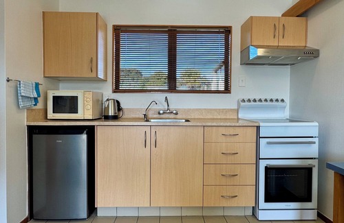 Gisborne Hotel | Teal Motor Lodge