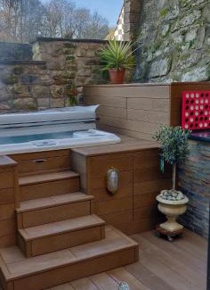 Knaresborough Bed & Breakfast | Teardrop Cottage