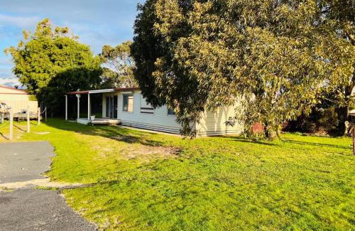 Waterhouse House | Teddy's Shack - Pet Friendly