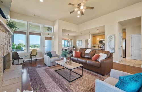 Lakecliff On Lake Travis House | Tee Box Retreat at Lakecliff Country Club