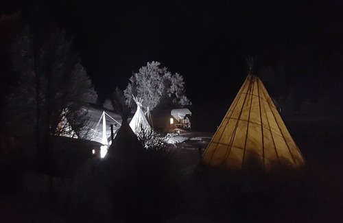 Montcel RV Rental | teepee comfort 2 to 4 people
