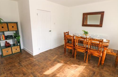 Bridgend House | Tegfan