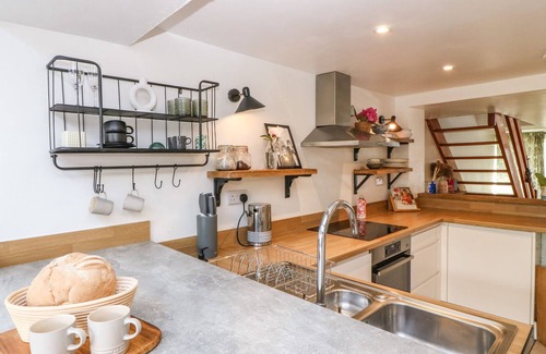 Newborough Cottage | TEGFAN, pet friendly, with a garden in Newborough