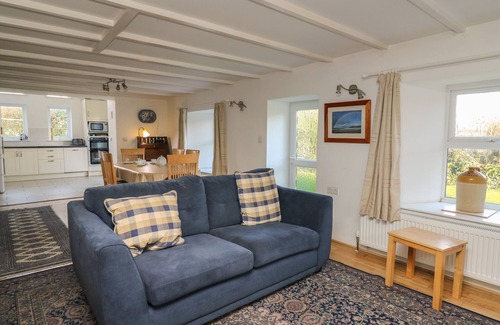 Dinas Cross House | TEGFAN, pet friendly, country holiday cottage in Dinas Cross