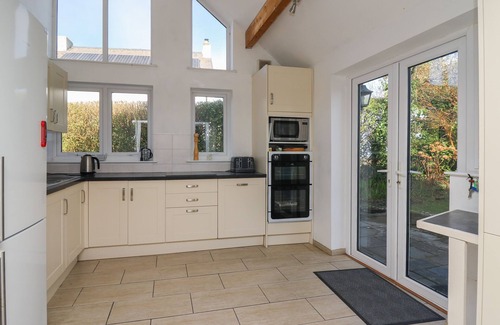 Dinas Cross House | TEGFAN, pet friendly, country holiday cottage in Dinas Cross