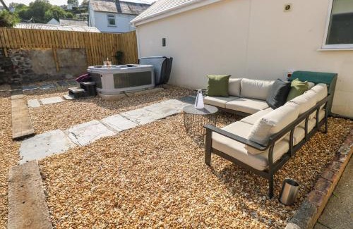 St Dogmaels House | Teifi Villa