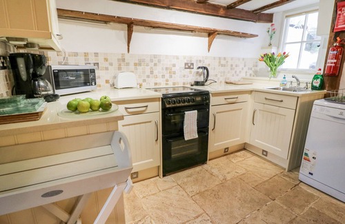 Shaldon Cottage | TEIGN COTTAGE, pet friendly, character holiday cottage in Shaldon
