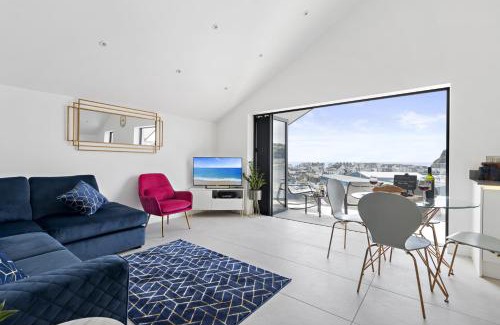 Teignmouth House | Teign View, Grand Banks