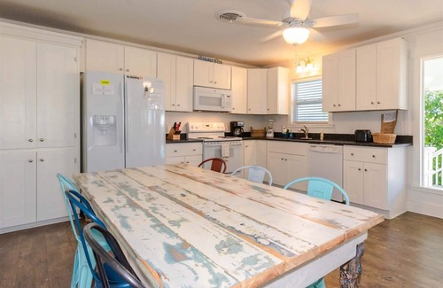 City-by-the Sea House | Tejas Tides | Canal Front, Boat Dock, Fishing!