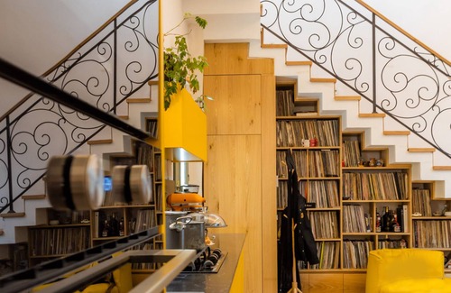 Tel Aviv City Center House | Tel Aviv Center Seaside Villa: A Pool & Rooftop, 1 min to Ha'Carmel & the Beach