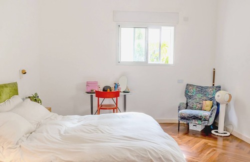 Tel Aviv City Center House | Tel Aviv Center Seaside Villa: A Pool & Rooftop, 1 min to Ha'Carmel & the Beach