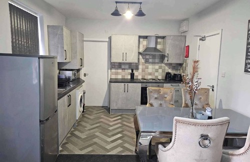 Telford Apartment | Telford Tranquility Apartment Flat 3 for 4 Guests