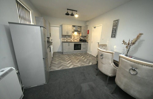 Telford Apartment | Telford Tranquility Apartment Flat 3 for 4 Guests