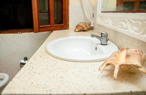 Malindi Apartment | Tembo 2 Beach cottage, with Pool & Spa