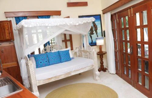 Malindi Apartment | Tembo Beach Cottage , Ocean Beach Drive