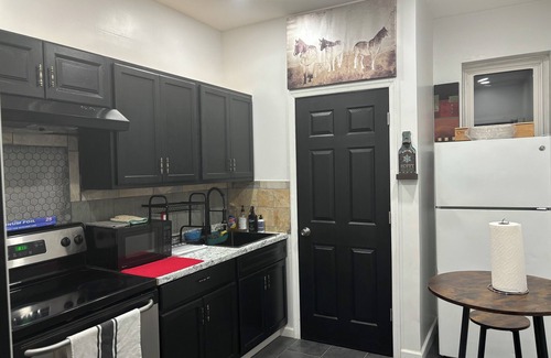 North Philadelphia Apartment | Temple Hospital 3rd Floor