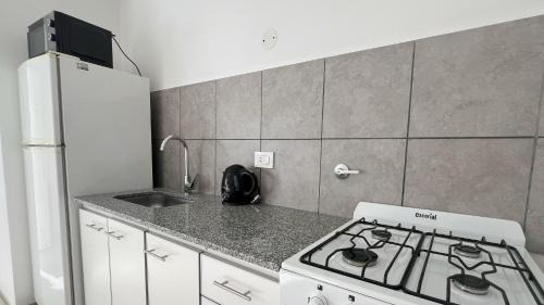 General Roca Apartment | Temporario Sur, hasta 3 personas con 2 camas, cochera