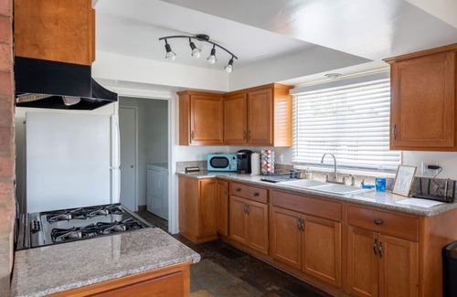 Rancho Cucamonga House | Temporary Home: Family and Corporate Stays