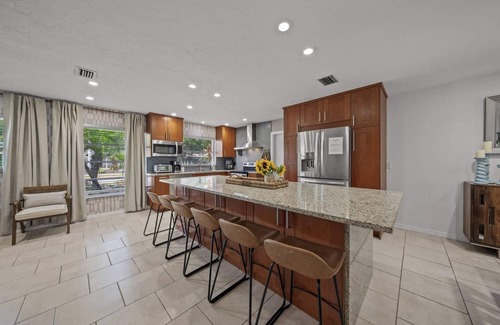 Gulf Gate Estates House | "Temporary Sanity" Home w/Stunning Heated Saltwater Pool, Lanai w/TV, Ready to book!