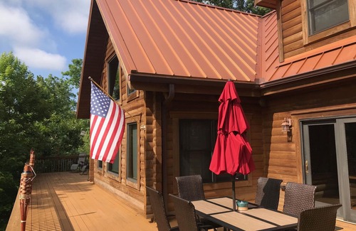 Ten Mile Cabin | Ten Mile Cabin/with boat dock