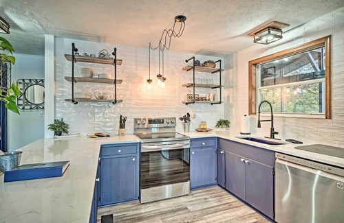 Ten Mile House | Ten Mile Home on Watts Bar Lake w/2 Docks!