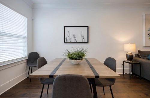 Charlotte Park House | Ten Minutes to Broadway Stylish Gated Townhome
