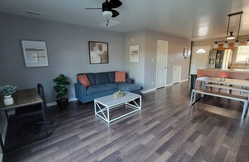 Peletier House | Ten minutes to Emerald Isle, 2 bed, 2.5 ba townhouse