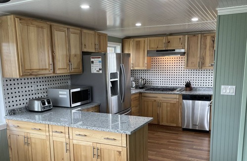 Crossville House | Tennessee Historical home with modern amenities on the Cumberland Plateau.