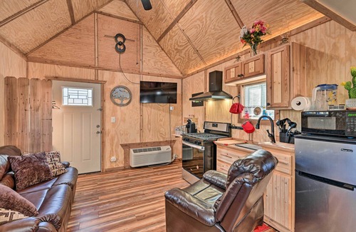 Greenbrier Apartment | Tennessee Tiny Home ~ 24 Mi to Nashville