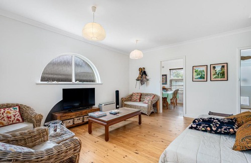 Tennyson Apartment | Tennyson Beachside Escape