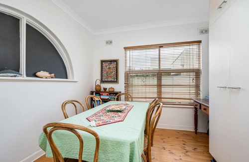 Tennyson Apartment | Tennyson Beachside Escape