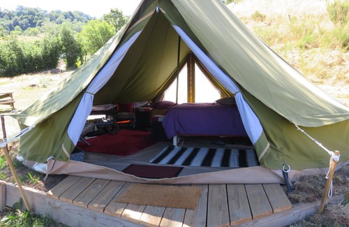 Thiezac RV Rental | Tente en Site Isolé et Naturel à 1000 Mètre D'altitude