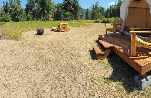 Clinton RV Rental | Tentrr Signature Site - B4mc River Ranch - Confluence
