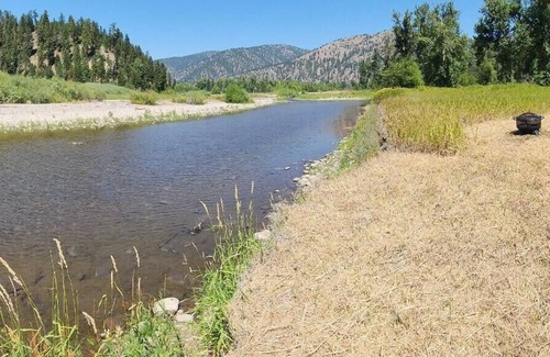 Clinton RV Rental | Tentrr Signature Site - B4mc River Ranch - Confluence