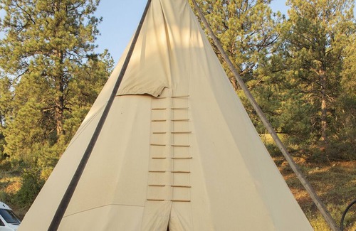 Chromo RV Rental | Tepee-Traditional-Shared Bathroom-Mountain View-Peak Tepee