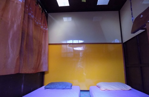 Pulau Batu Merah House | Terapung Hotel & Fish Garden