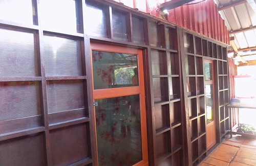 Pulau Batu Merah House | Terapung Hotel & Fish Garden
