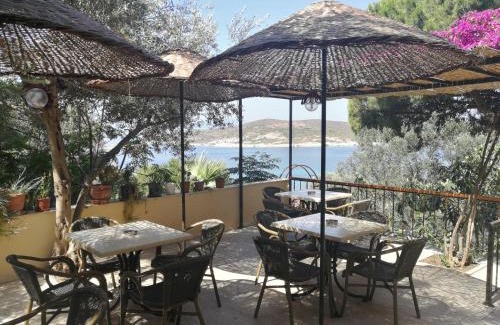 Foca House | Teras Motel