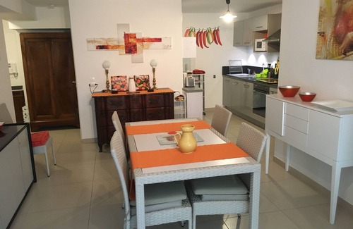 Sanary-sur-Mer Apartment | TERRA COTTA, spacious 2-room apartment - Garden terrace Parking - Access for disabled