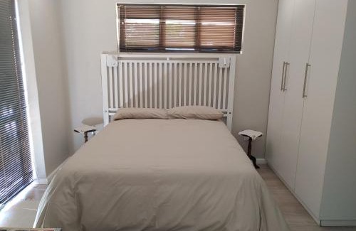 Welgemoed Apartment | TERRA NOVA ACCOMMODATION - Unit Esmé