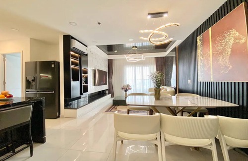 Phuong 8 Apartment | Terra Royal Luxury Vacation