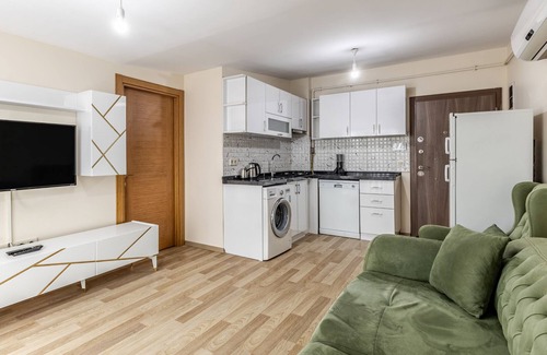 Mecidiyekoy Apartment | Terrace Apartment Just 1 Min to Trump Towers