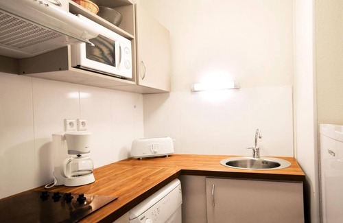 Ax-les-Thermes Apartment | Terrace, balcony, parking, tv, ski locker, 24m², Ax-Les-Thermes