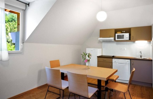 Ax-les-Thermes Apartment | Terrace, balcony, parking, tv, ski locker, 24m², Ax-Les-Thermes