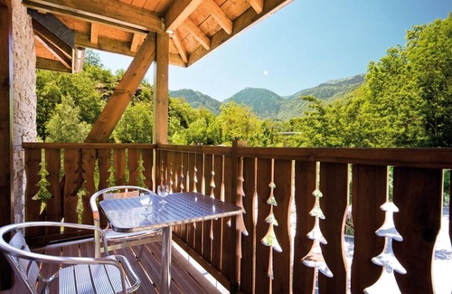 Ax-les-Thermes Apartment | Terrace, balcony, parking, tv, ski locker, 24m², Ax-Les-Thermes